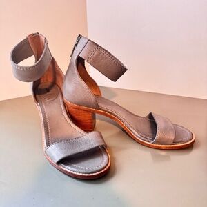 Frye, Heeled Sandal with Ankle Strap, Gray, Size 10